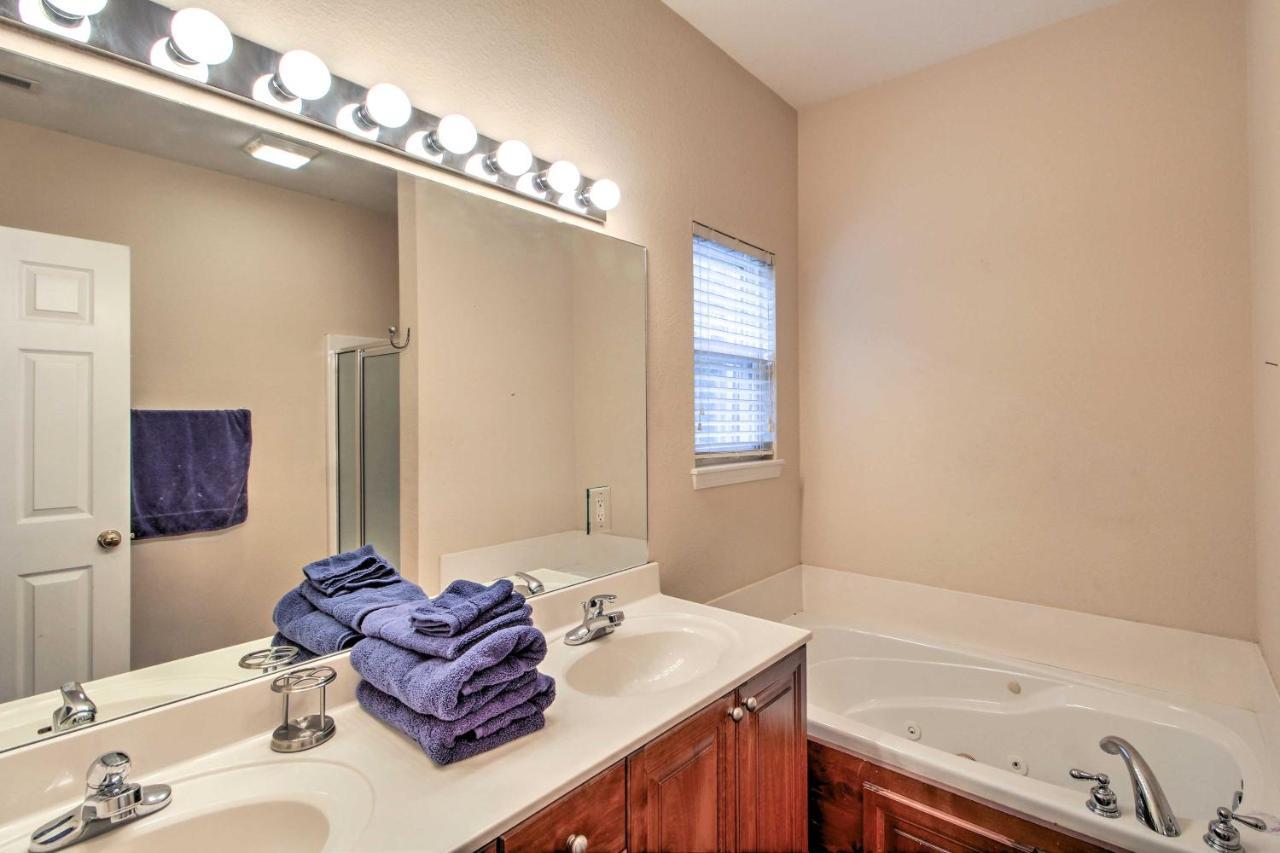 Branson Home With Deck Walk To The Strip And Creek! Екстериор снимка